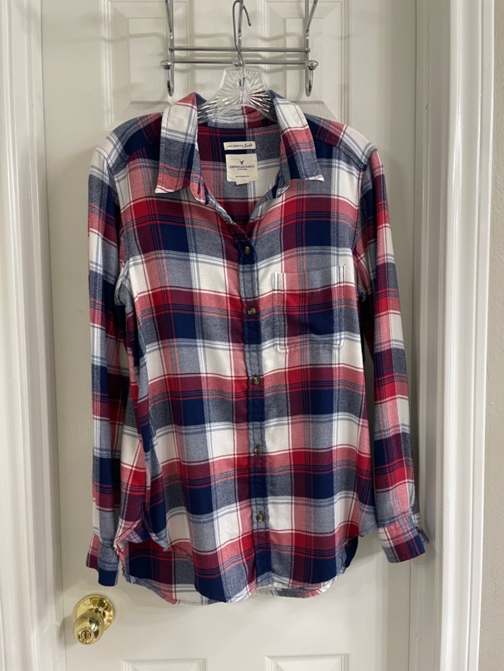 American Eagle Outfitters Boyfriend Flannel in Red, Navy & White Plaid Size M